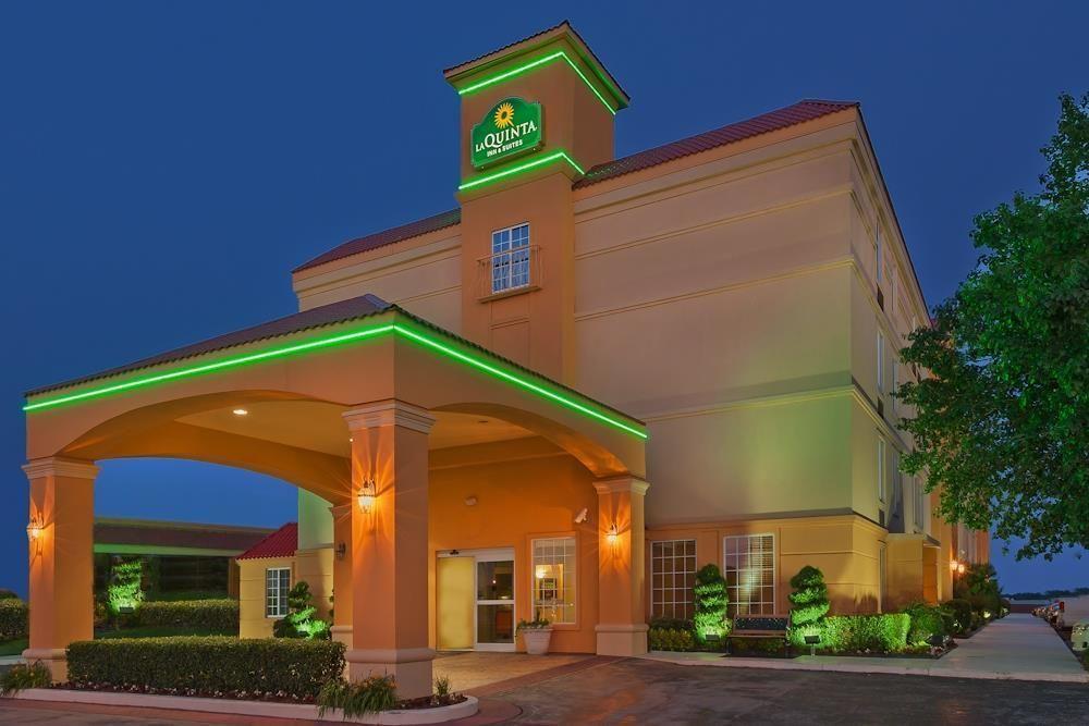 La Quinta Inn & Suites Tulsa Ngoại thất bức ảnh