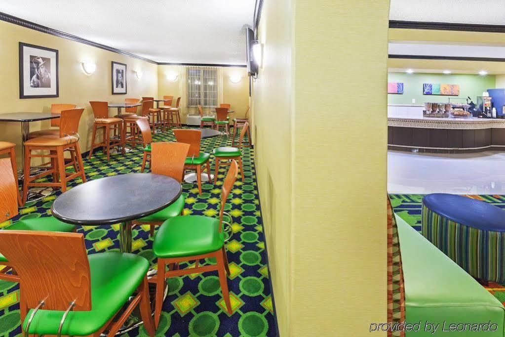 La Quinta Inn & Suites Tulsa Ngoại thất bức ảnh