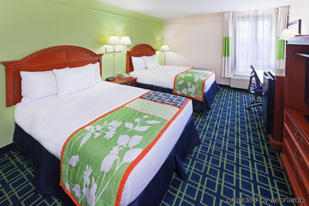 La Quinta Inn & Suites Tulsa Ngoại thất bức ảnh