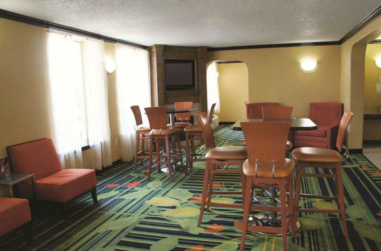 La Quinta Inn & Suites Tulsa Ngoại thất bức ảnh