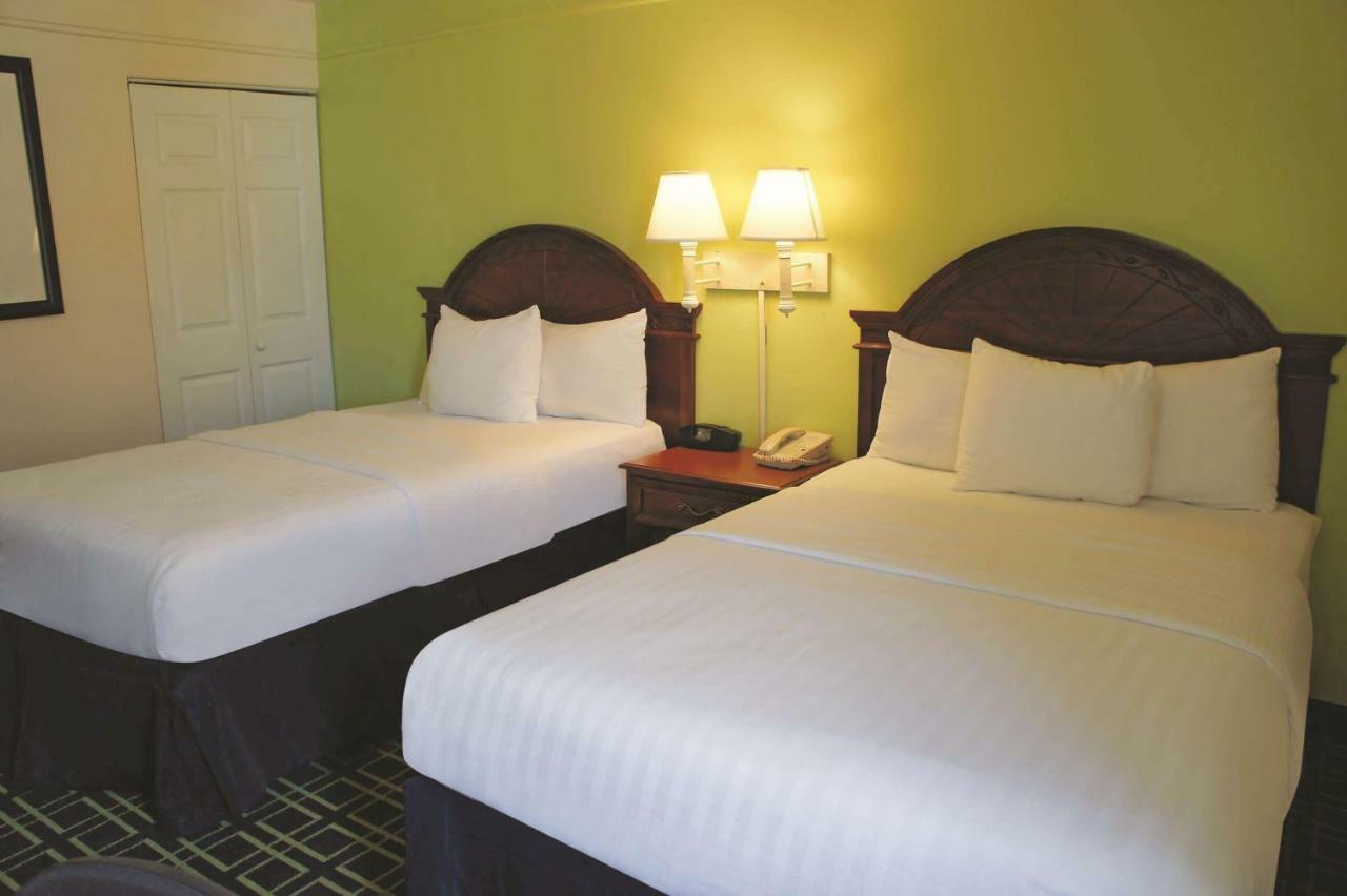 La Quinta Inn & Suites Tulsa Ngoại thất bức ảnh