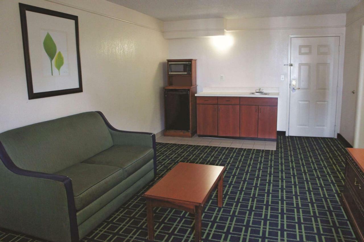 La Quinta Inn & Suites Tulsa Ngoại thất bức ảnh