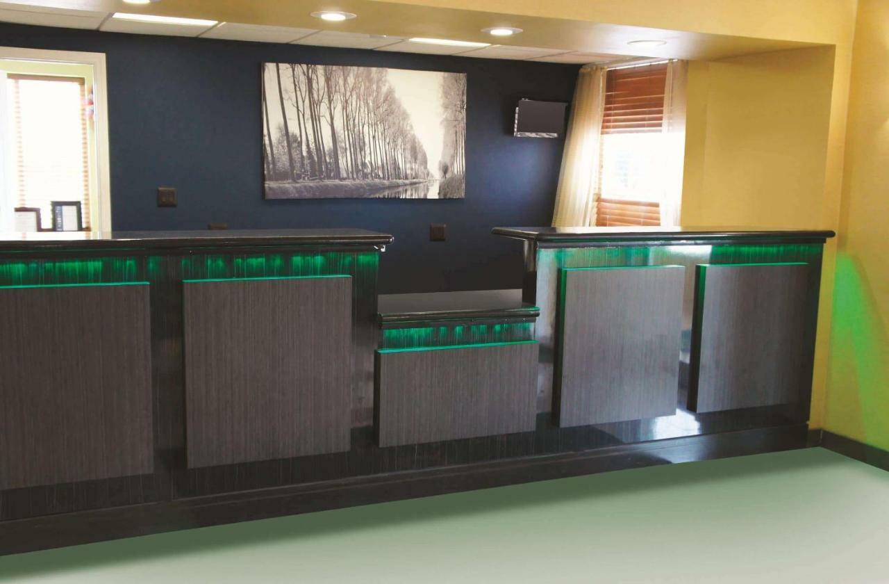 La Quinta Inn & Suites Tulsa Ngoại thất bức ảnh